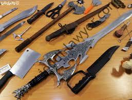 قمه،شمشیر،چاقوی ضامن دار،ساطور،قدداره،پنجه بوکس،حمل ادواتی آیا همراه داشتن سلاح سرد و درگیری فیزیکی و ضرب و جرح جرم محسوب می شود؟